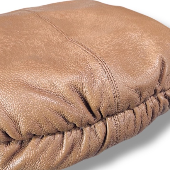 Authentic Gucci Leather Bamboo Tassel Hobo Bag in Tan - Picture 5 of 10